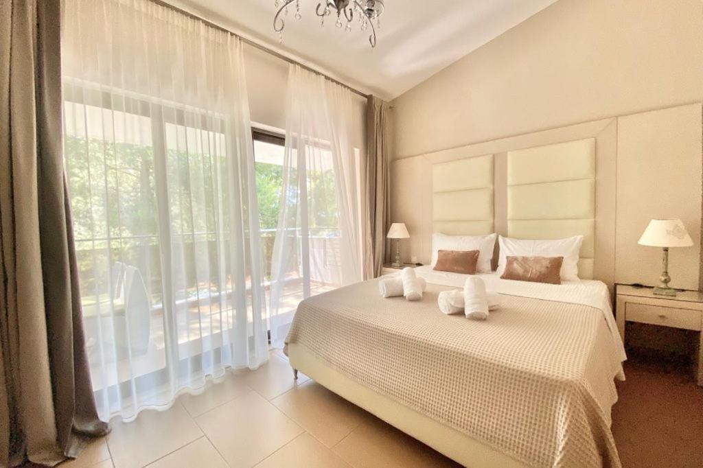 Отель Greek Pride Cronwell Rahoni (adults Only) Неа-Скиони